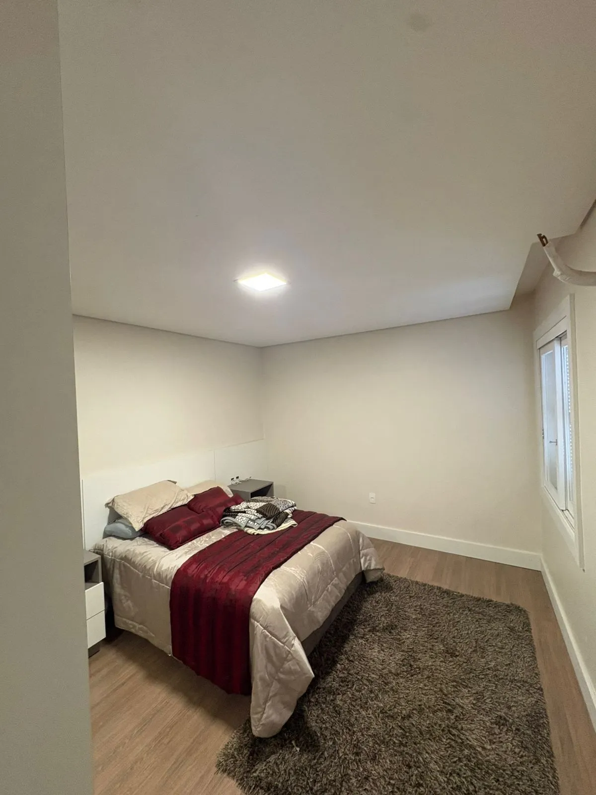 Imagem Apartamento com 02 quartos (01 suíte) no Bairro Cidade Baixa em Porto Alegre