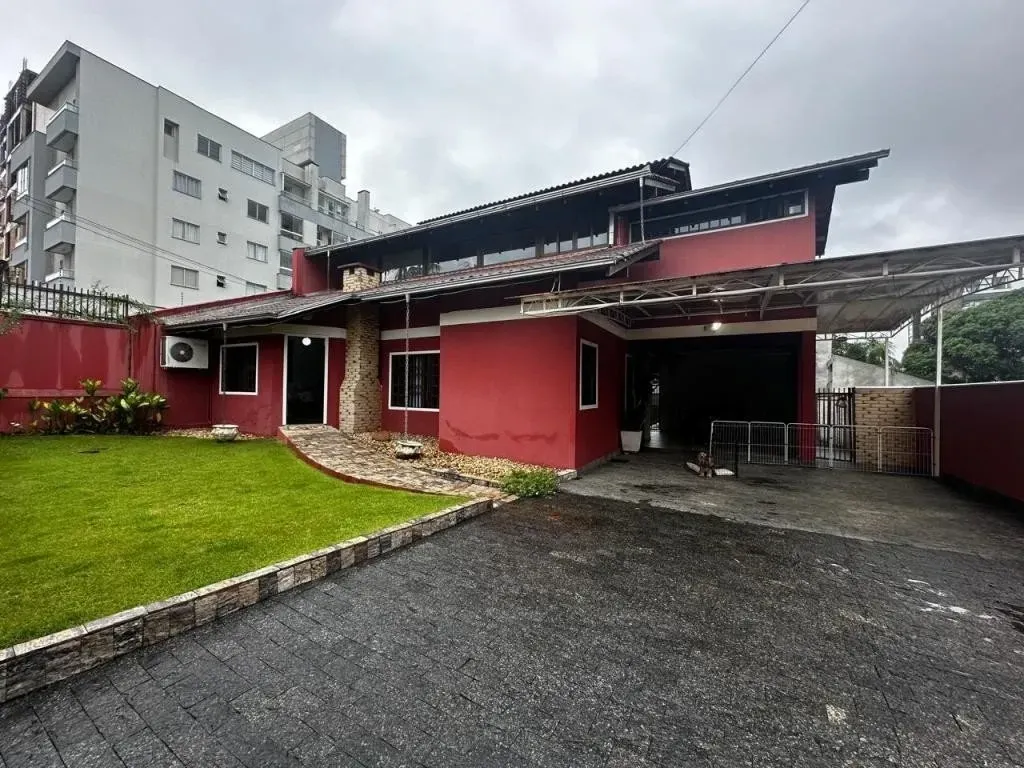 Imagem Casa com 3 Quartos à Venda, 193 m² em Bom Retiro - Joinville