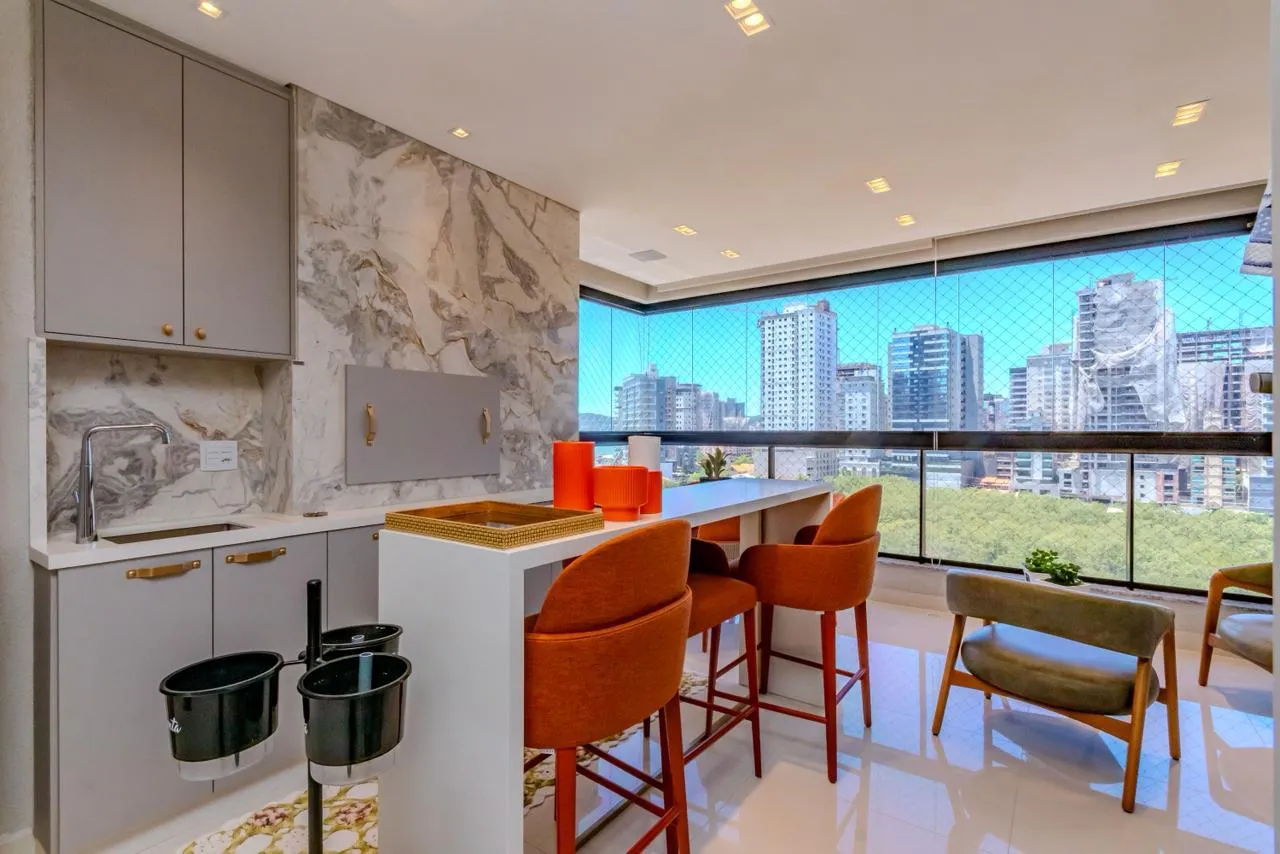 Imagem Apartamento com vista para o mar à venda com 200m2 por R$ 5.500.000,00