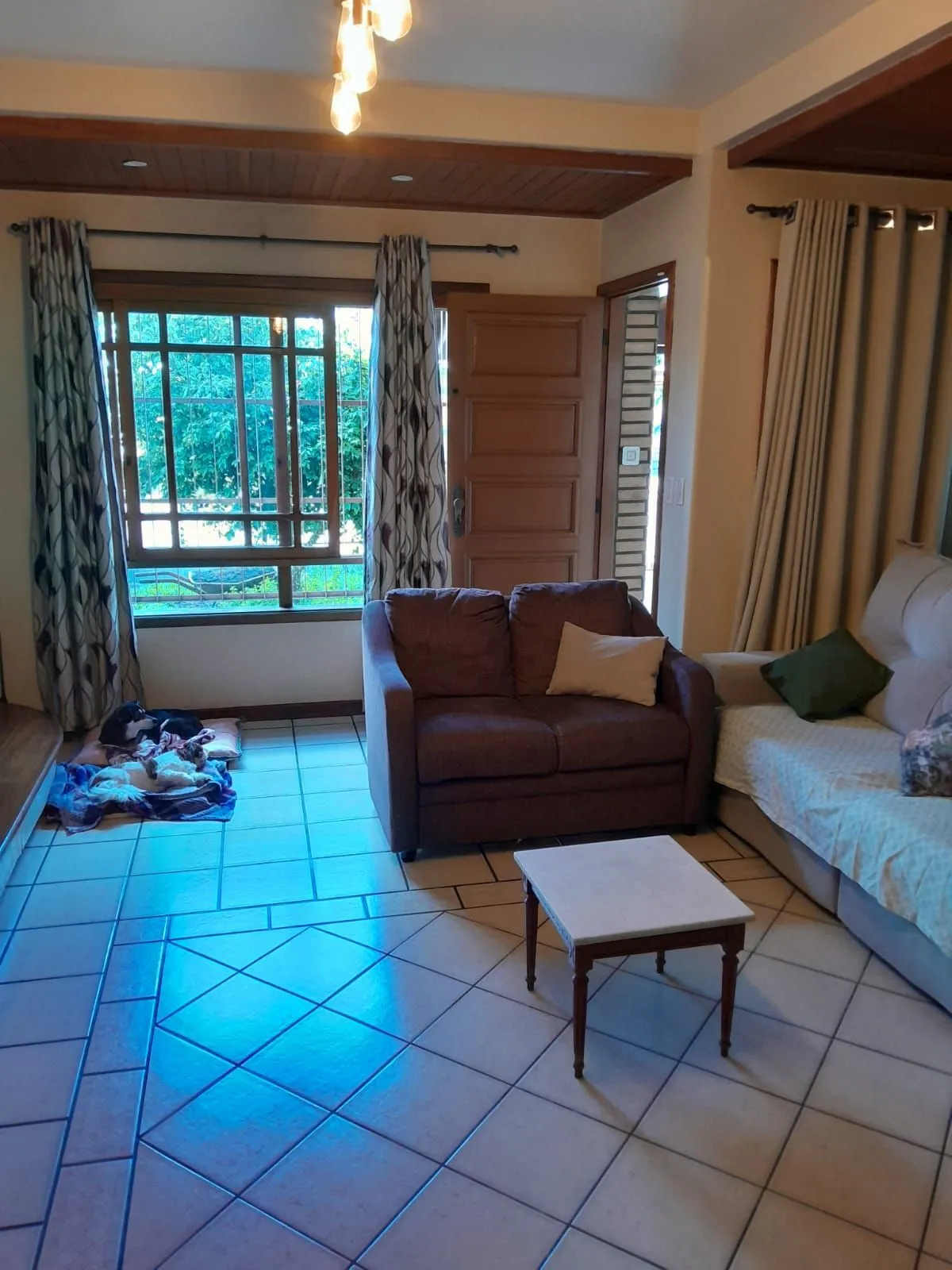Imagem Casa sobrado a Venda de 5 Quartos, 1 Suite e 4 Vagas de Garagem com 235M²privt.