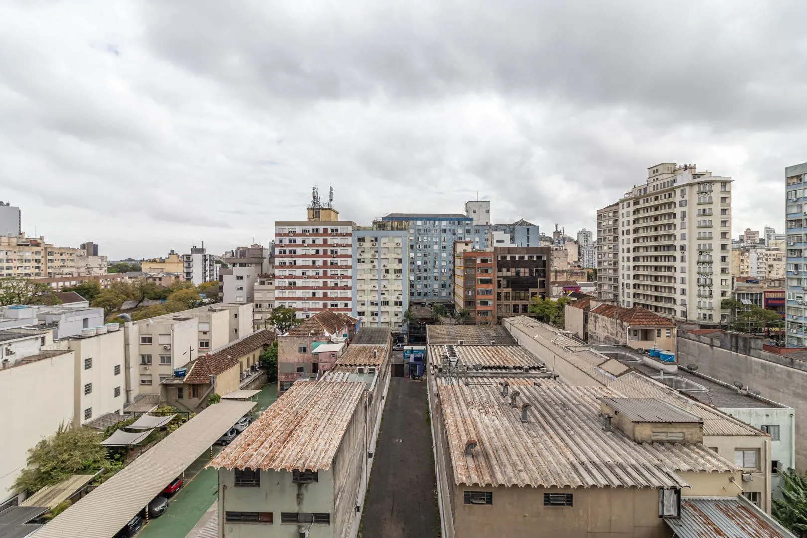 Imagem Apartamento no Go Cidade Baixa de 2 dormitórios vaga e infra DESOCUPADO