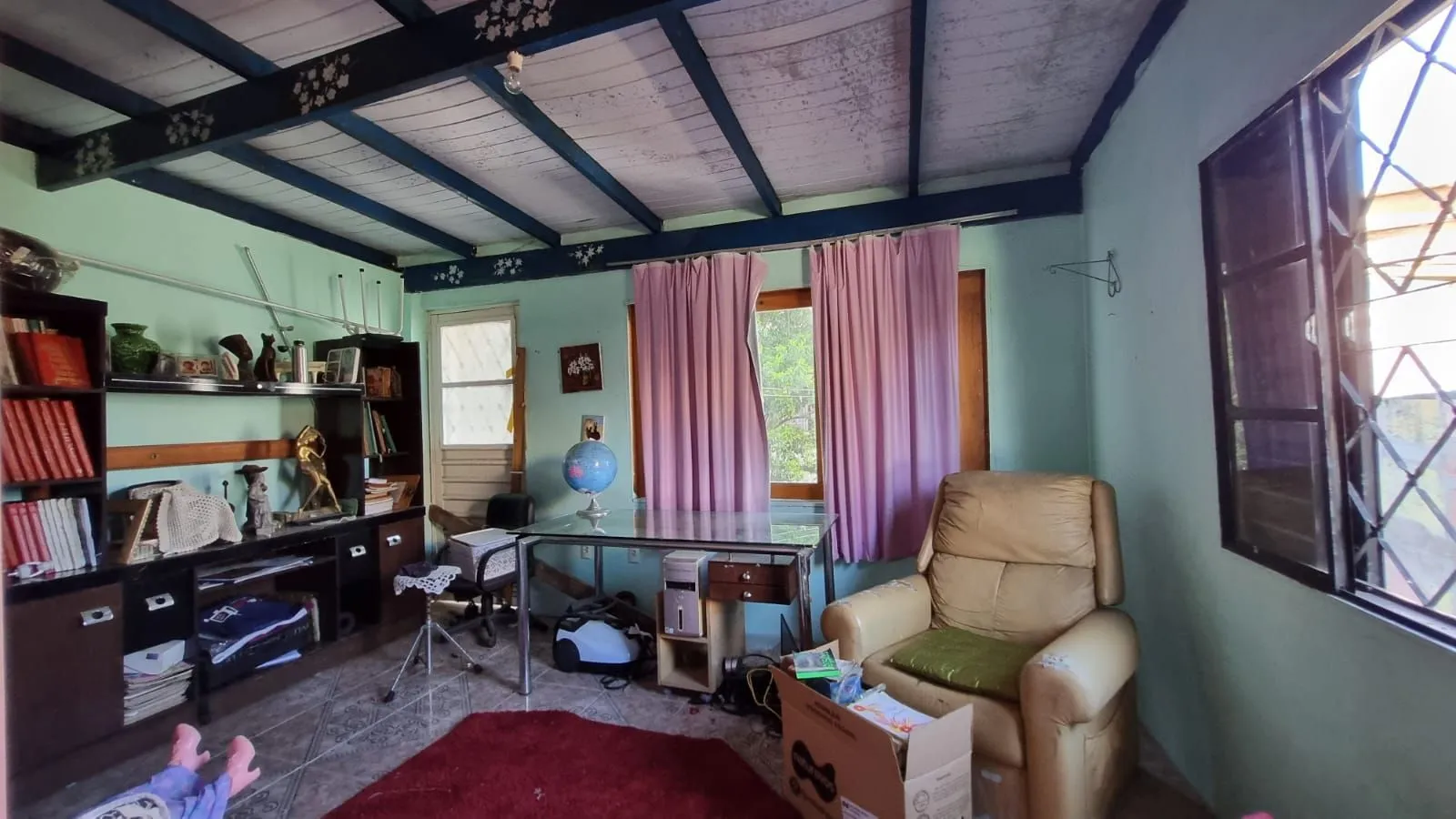Imagem Casa Residencial de 2 pisos com 3 dormitórios , 2 banheiros + 1anexo com 2 aptos JKs , construído nos fundos do terreno no bairro Cidade Baixa/Azenha em Porto Alegre/RS.