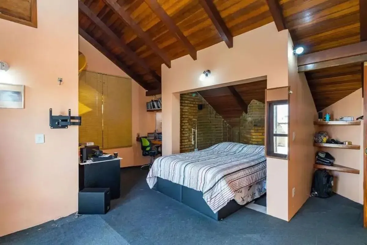 Imagem Casa térrea com 5 dormitórios, 2 suítes, 3 vagas.