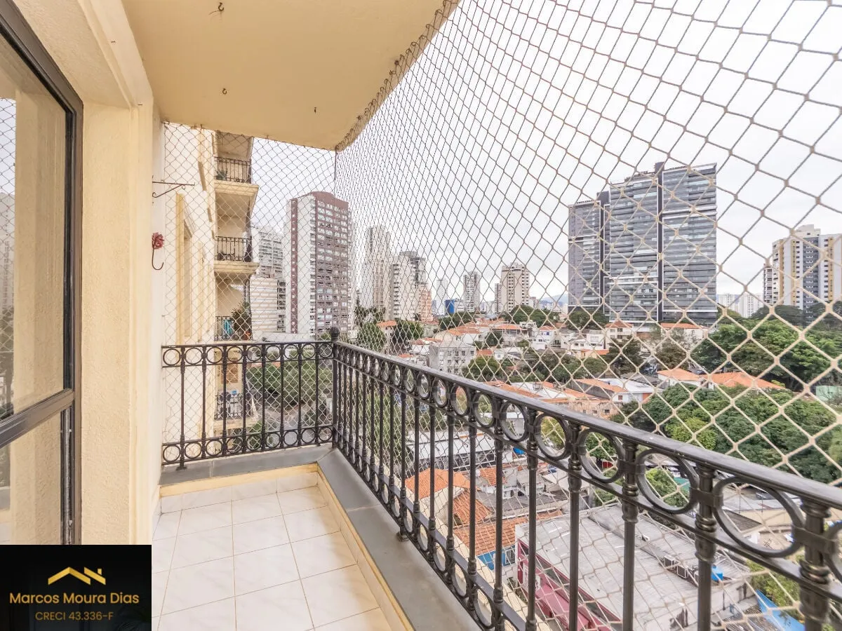 Imagem Apartamento na Pompéia, com 3 dormitórios, 1 suíte, e 2 vagas e dependência de serviço completa. Edifício com Portaria 24 hs, Gerador e Lazer