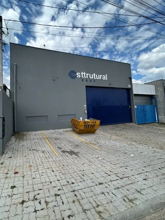 Galpão Industrial e Comercial 825m² - Acesso Fácil à Dutra em LOTEAMENTO QUINTA DAS FRUTAS, TAUBATÉ - SP