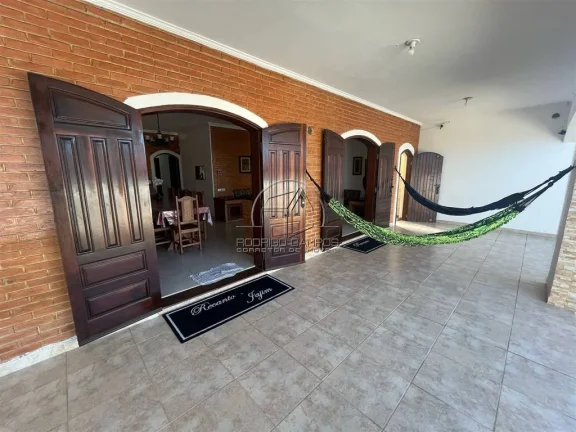 Imagem Espaçosa Casa Térrea 4 Quartos com Piscina em Agenor de Campos