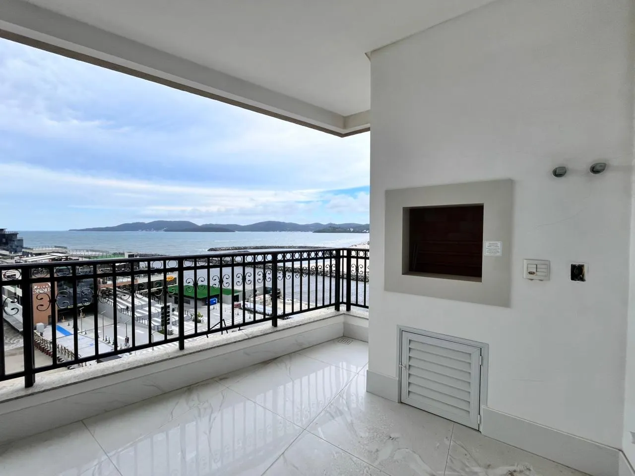Imagem Apartamento com vista para o mar à venda com 217m2 por R$ 7.800.000,00