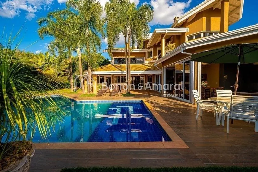 Imagem Casa de condomínio com 550 m² e 4 dormitórios