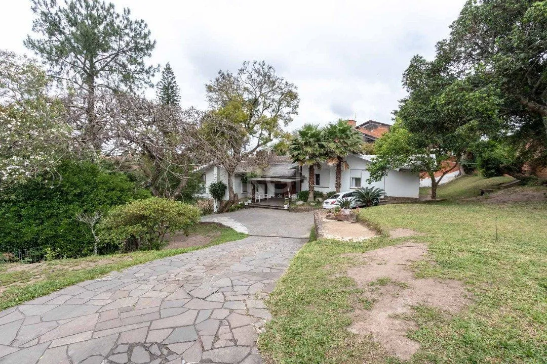 Imagem Casa para Venda - 800m², 3 dormitórios, sendo 3 suites, 4 vagas - Vila Assunção