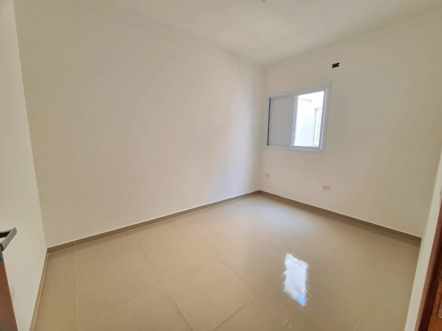 Imagem Casa Térrea com 2 Dormitórios, Terraço Gourmet Privativo, Localização Central e Acabamento Sofisticado