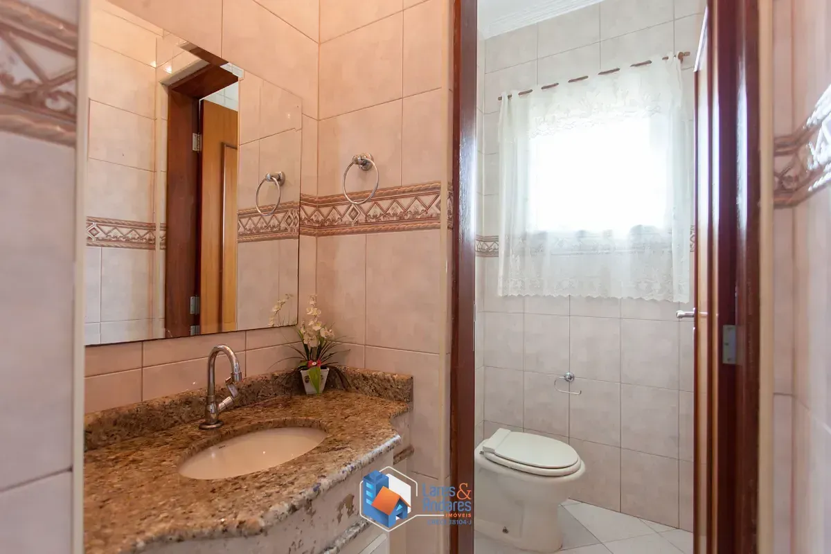 Imagem Sobrado para venda em Pirituba com 4 quartos, sendo 2 suítes, 242m²