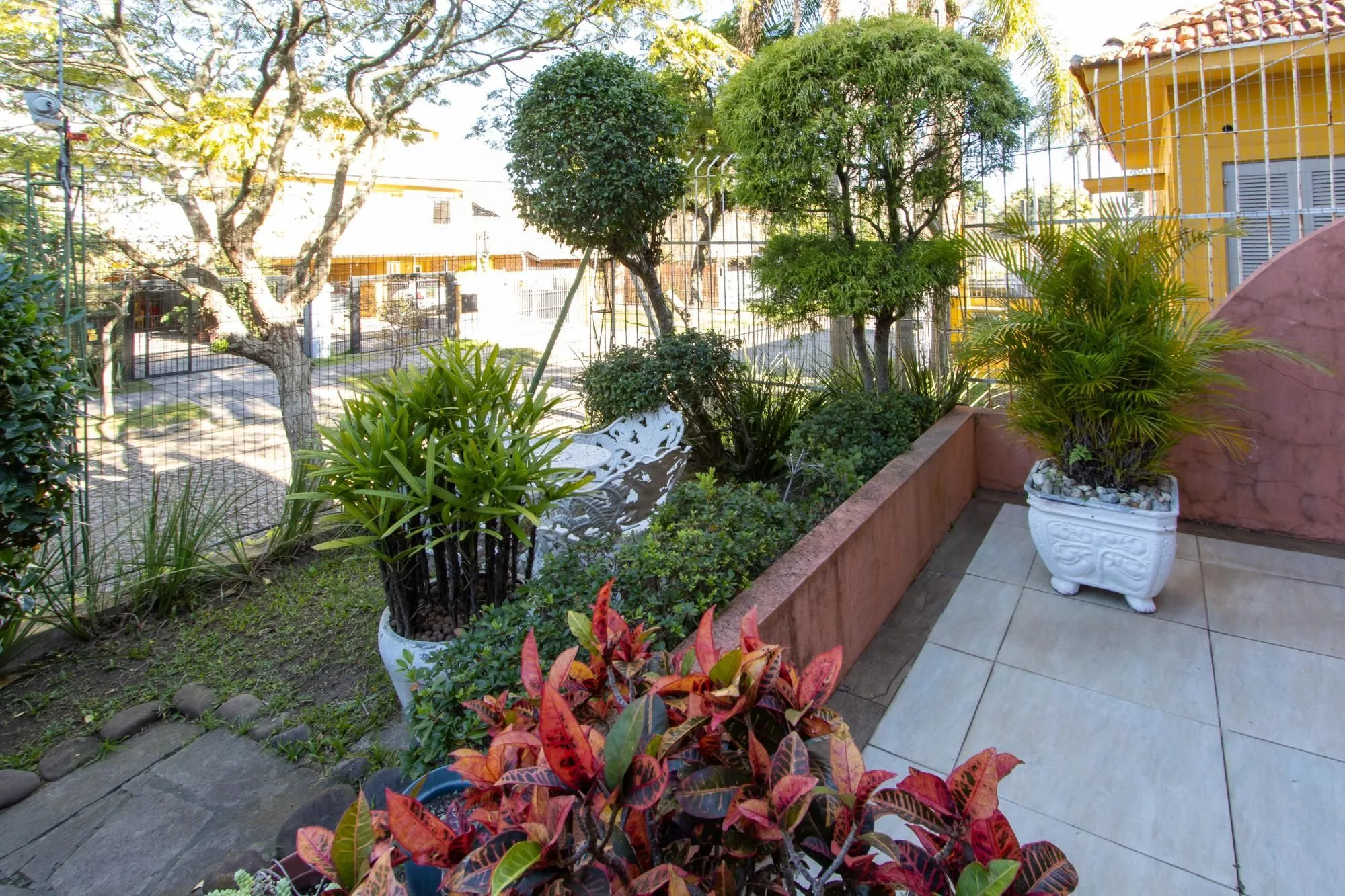 Imagem CASA EM CONDOMÍNIO NO BAIRRO IPANEMA - 4 DORMITÓRIOS (2 SUÍTES) - 2 VAGAS