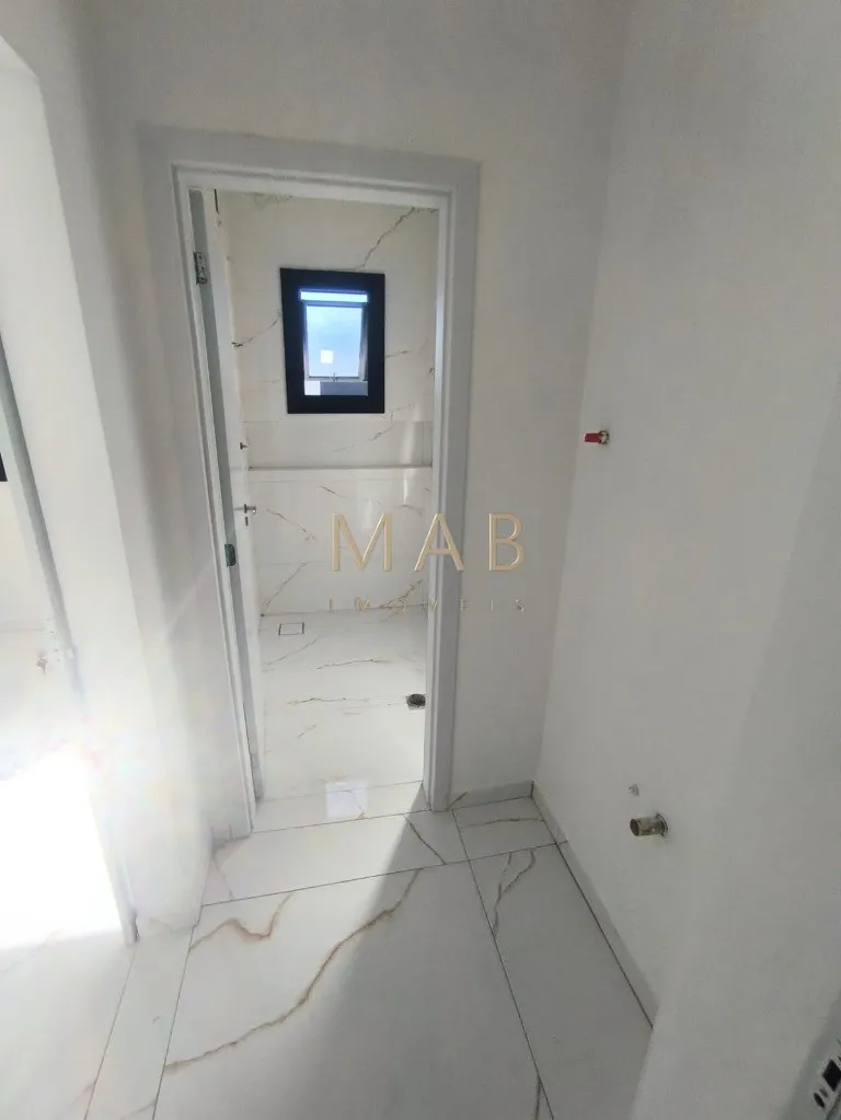 Imagem Imperdível casa à venda em Florianópolis-SC, 3 suítes sendo uma master, sala estar, Lavabo, vagas de garagem, 140,00m² - Ingleses do Rio Vermelho!