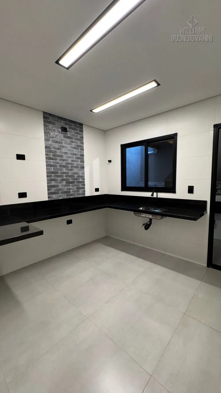 Imagem Sobrado 2 Dormitórios com Quintal - 63m²
