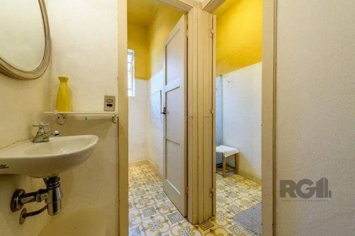 Imagem Casa com 3 dormitórios, 153 m² no bairro Vila Conceição, zona sul de Porto Alegre/RS.
