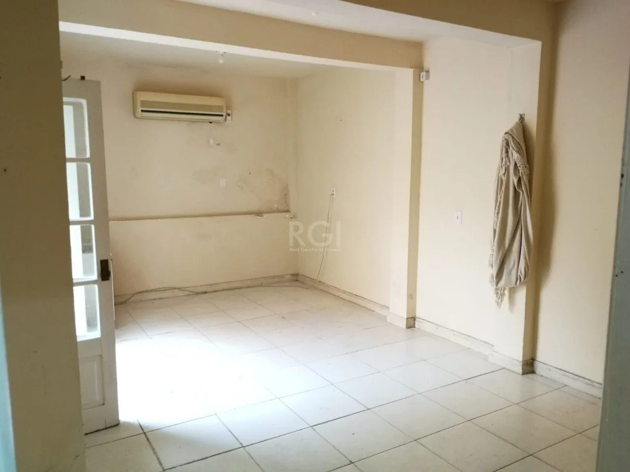 Imagem Casa para Venda - 170m², 3 dormitórios, 3 vagas - Nonoai, Porto Alegre
