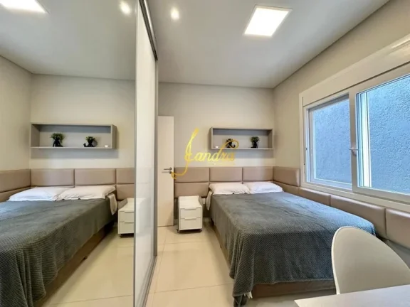 Imagem Excelente Casa no Condomínio Capão Ilhas! Estilo Contemporânea, mobiliada e decorada, composta por 03 suítes