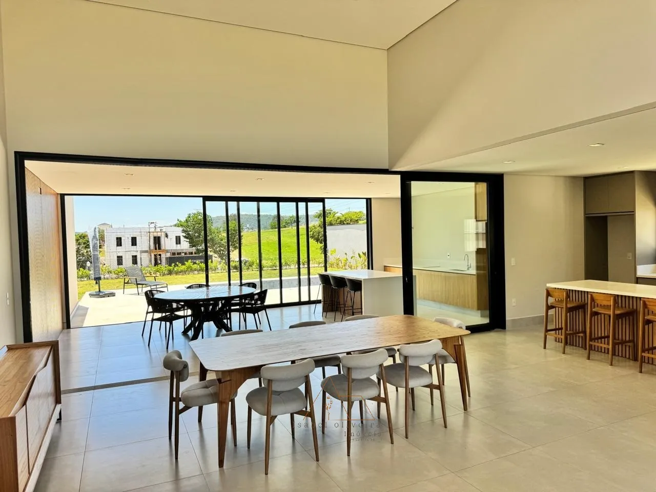 Foto do imóvel: Casa de luxo em condomínio à venda em Itu-SP, Campos de Santo Antônio II: 4 quartos, 4 suítes, 2 salas, 6 banheiros, 4 vagas de garagem, 319,59m².