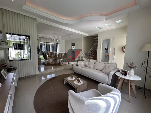 Imagem Casa Alto Padrão à venda, bairro Pinheirinho em Curitiba.