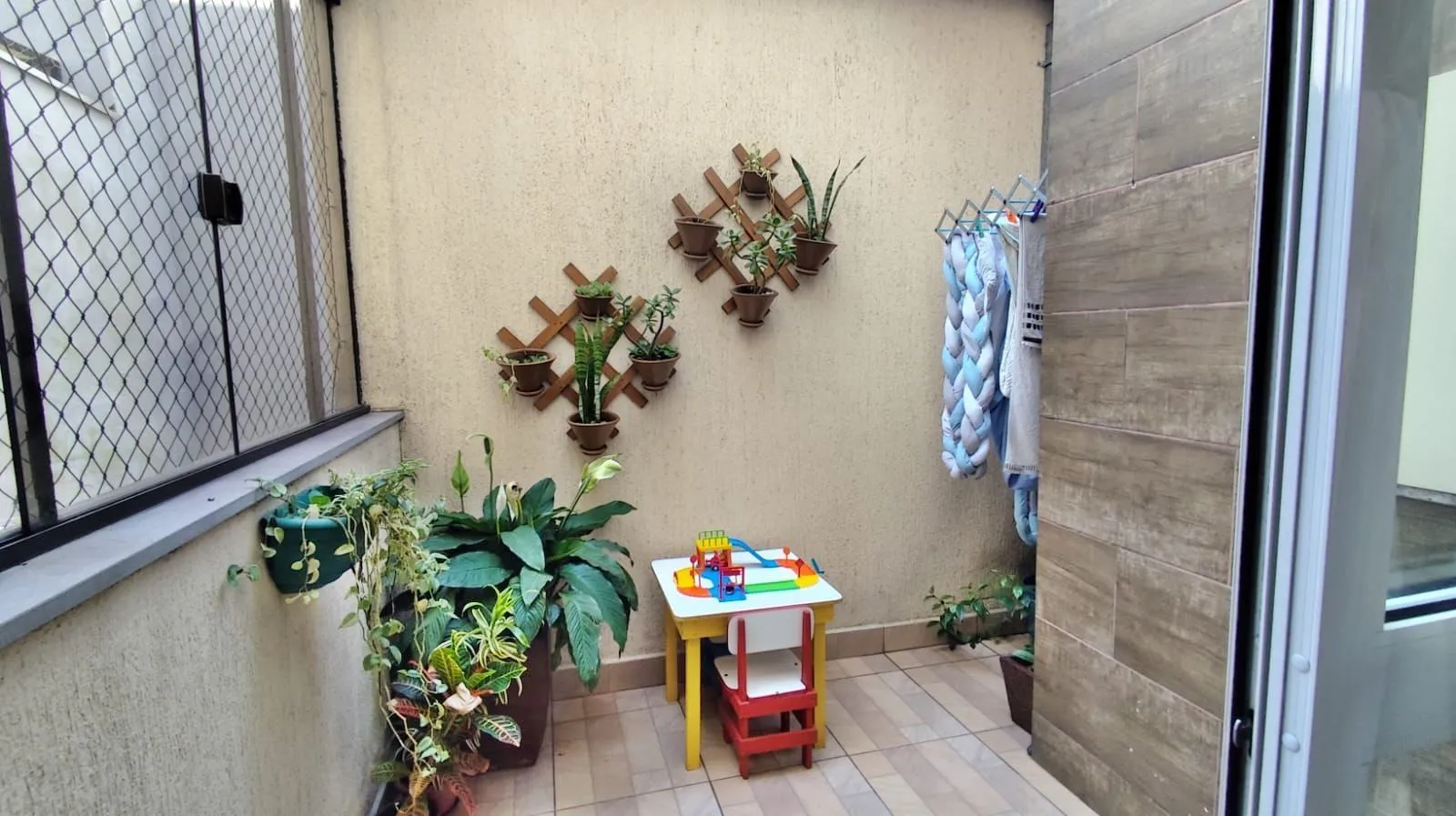 Imagem Apartamento em Cachoeirinha com suíte e sacada