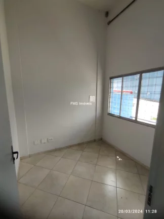 Imagem Galpão Comercial para Locação em Barueri-SP, Chácaras Marco: 2 banheiros, 4 vagas, 690m² de área!