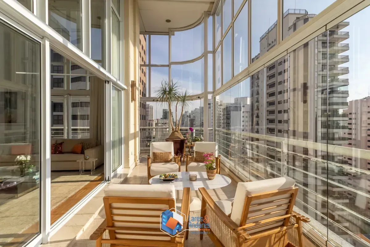 Imagem Apartamento para venda em Moema com 4 quartos, sendo 4 suítes, 300m²
