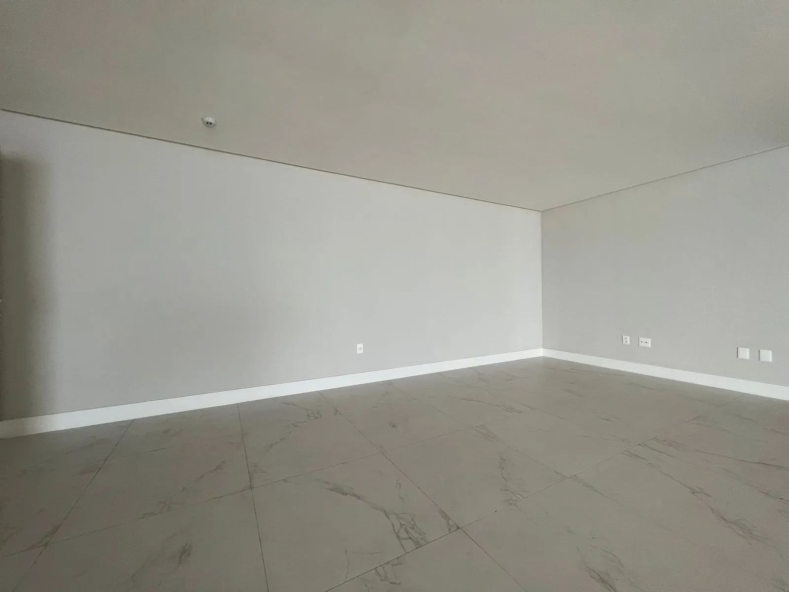 Imagem Apartamento com vista para o mar à venda com 197m2 por R$ 4.290.000,00
