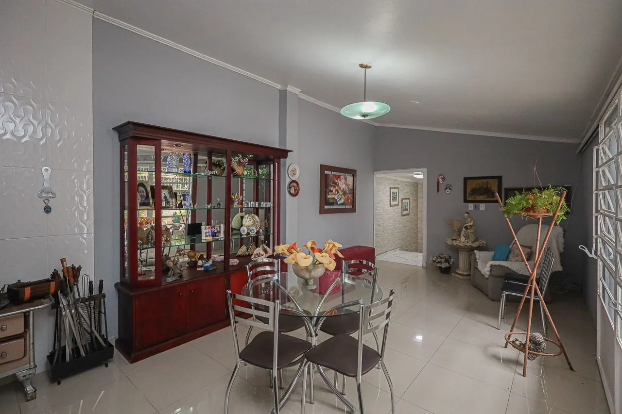 Imagem Casa a venda, 3 quartos sendo 1 suíte, 166m² no bairro Passo da areia, Porto Alegre