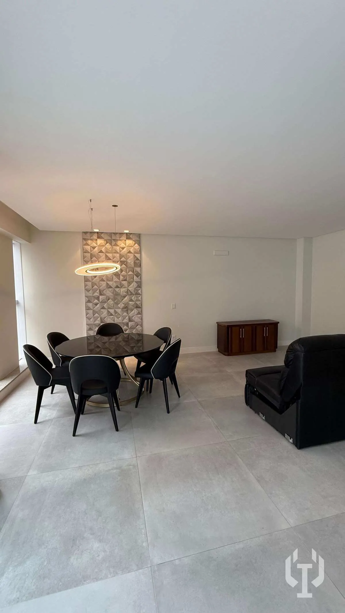 Imagem Apartamento à venda, no ED. ÁGUAS CRISTALINAS em Itapema, Meia Praia, com 4 quartos, 188,00m2