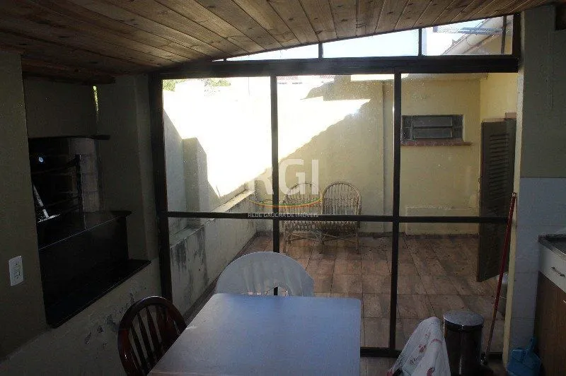 Imagem Casa para Venda - 220m², 4 dormitórios, 9 vagas - Cristal