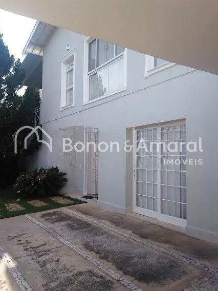 Imagem Casa de Condomínio com 3 Quartos e 4 banheiros à Venda, 262 m² por R$ 1.350.000