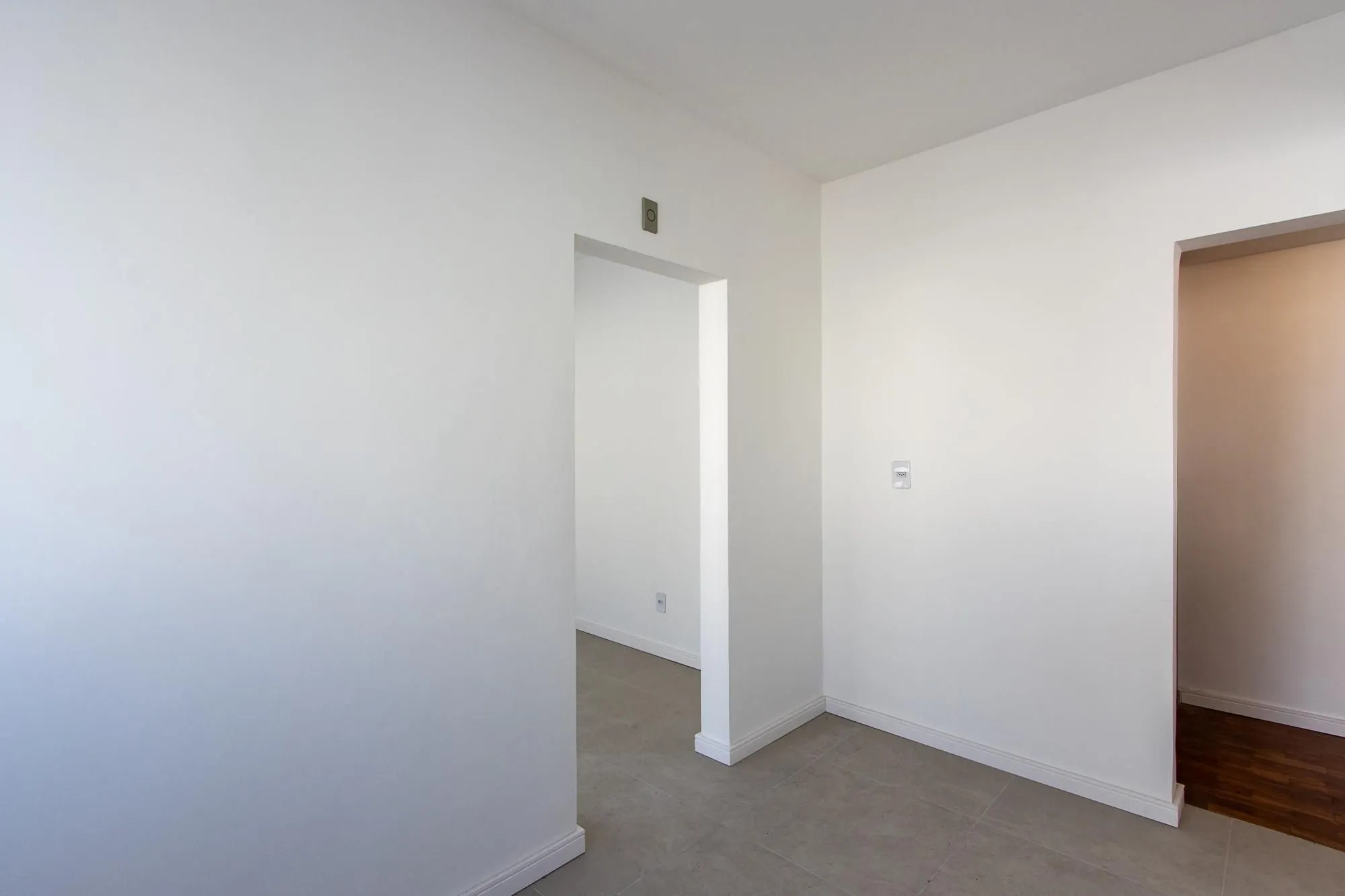 Imagem Apartamento no Menino Deus com 2 dormitórios e garagem