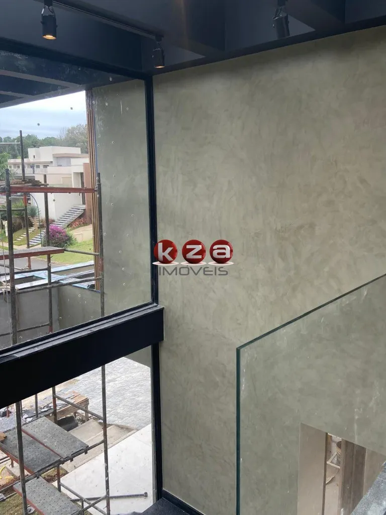 Imagem Maravilhoso sobrado a venda em Valinhos-SP, Reserva do Itamaracá: 3 suítes, 3 salas, elevador, piscina e 4 vagas de garagem, 330m².