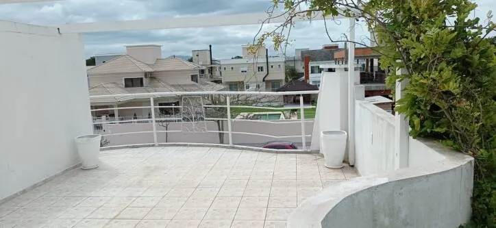 Foto do imóvel: Casa à Venda na Cachoeira do Bom Jesus - Conforto, Segurança em Avenida Dos Jerivás