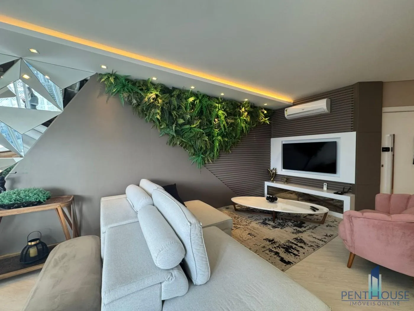 Imagem Apartamento Zona Central para Venda em Balneário Camboriú, CENTRO, 3 dormitórios, 3 suítes, 4 banheiros, 2 vagas