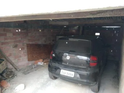 Imagem VENDA DE CASA NO MIRANTE, EM ARUJÁ/SP, 125m² com 02 casas, 03 dormitórios, sala, cozinha americana e área de lazer com churrasqueira. CONSULTE-NOS.