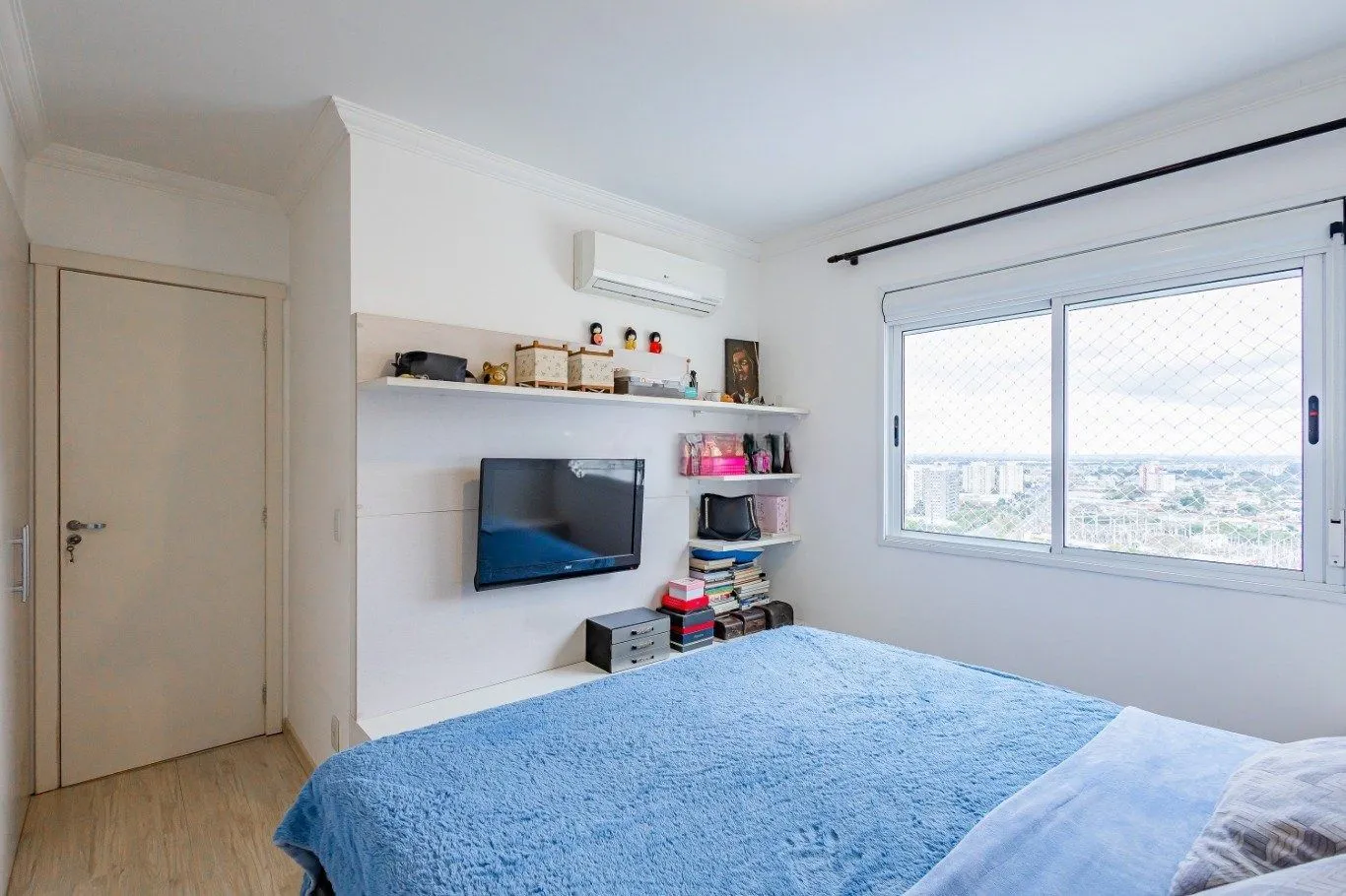 Imagem Apartamento 2 dormitórios, suíte e vaga - 65m² em Vila Ipiranga, Porto Alegre