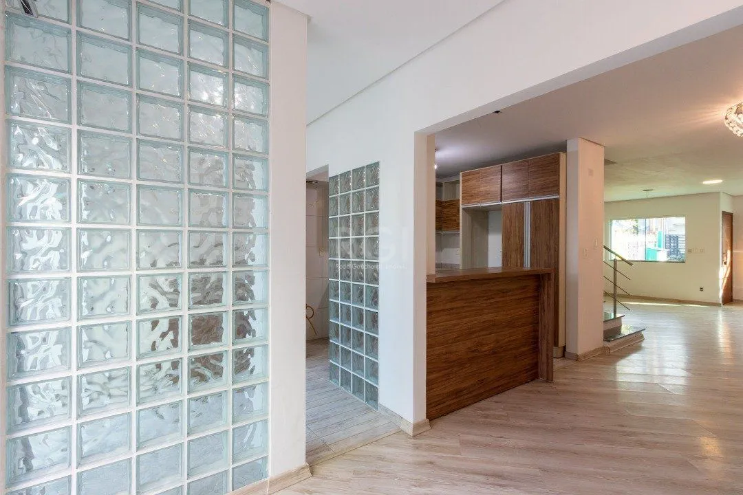 Imagem Casa para Venda - 178.4m², 3 dormitórios, sendo 1 suites, 2 vagas - Hípica