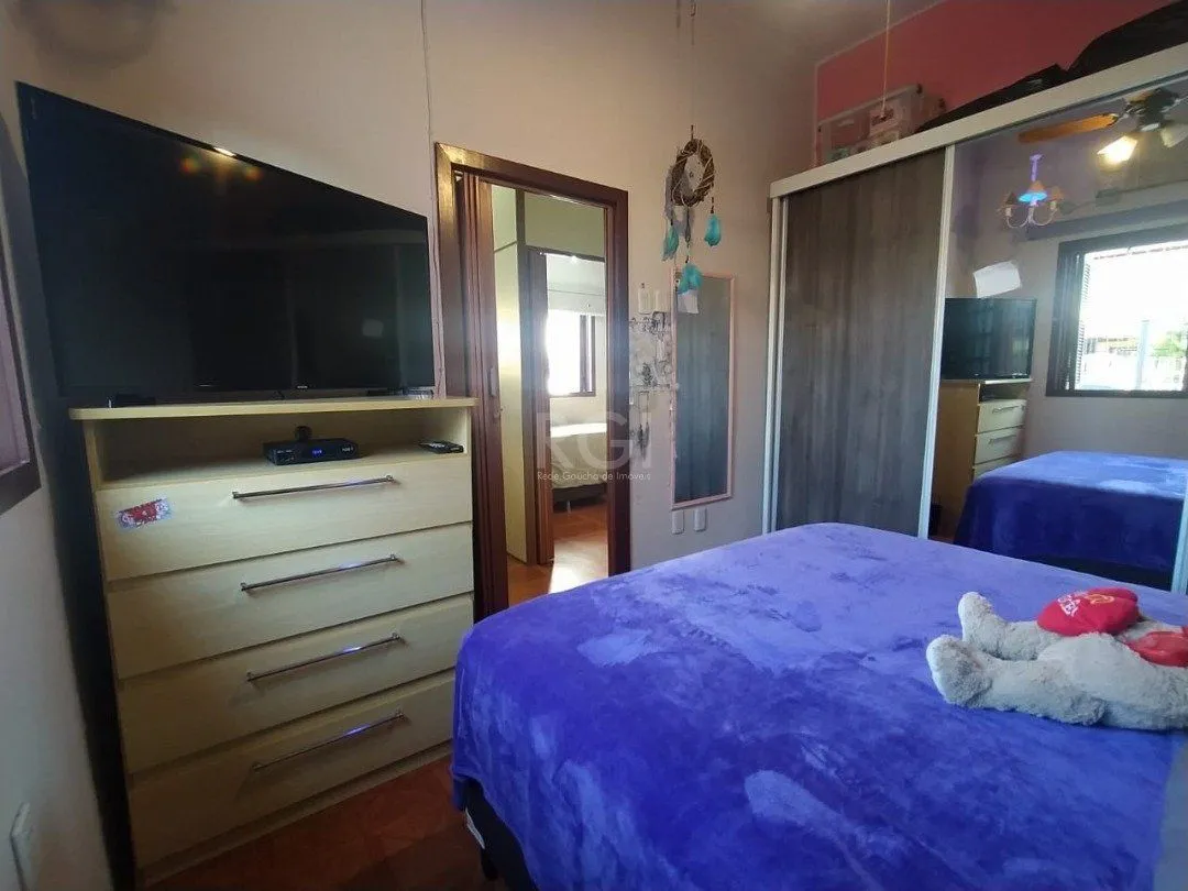 Imagem Casa para Venda - 185m², 3 dormitórios, 5 vagas - Menino Deus