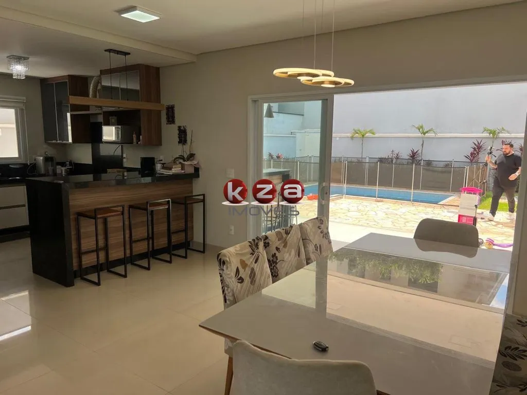 Imagem Linda Casa a venda no Condomínio Villa do Sol em Valinhos - 3 suítes, 2 salas, 5 banheiros, piscina e gourmet, 4 vagas, 230m².