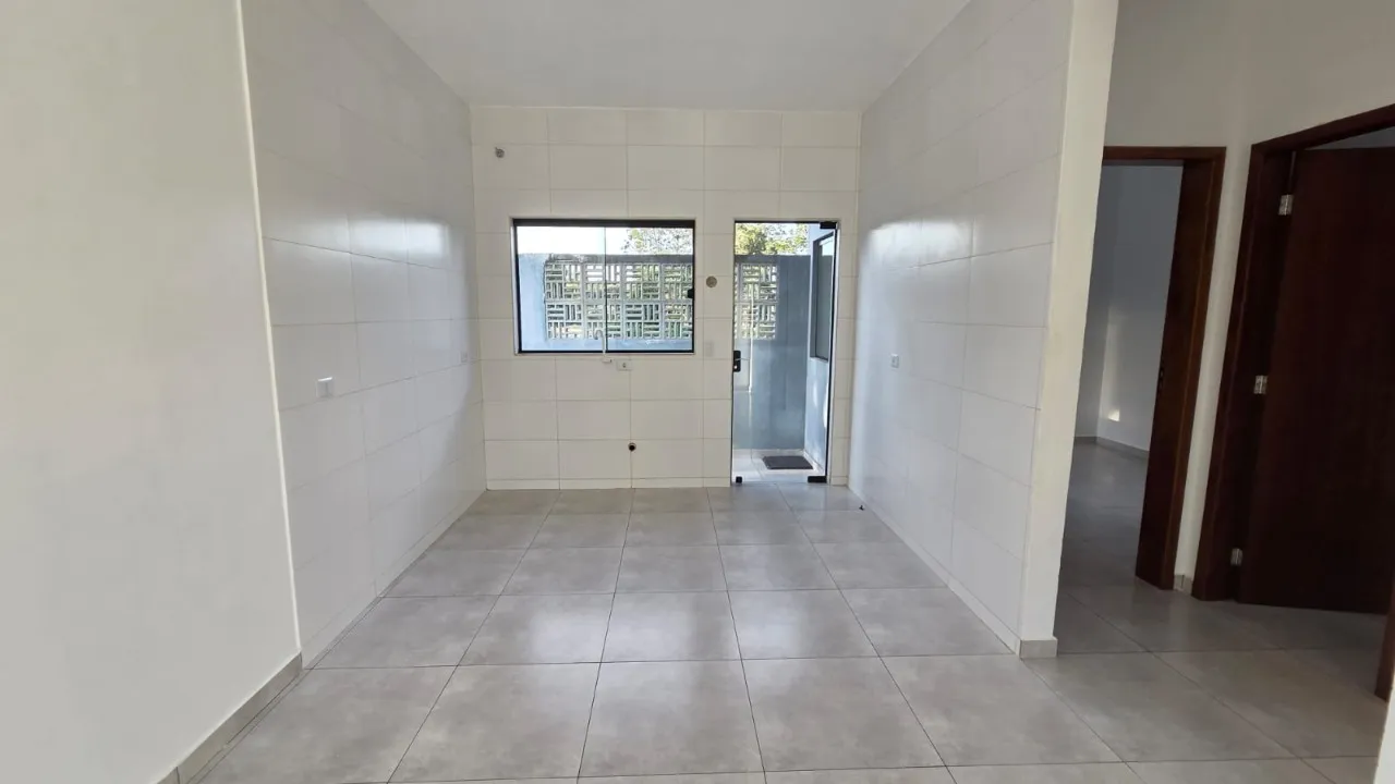Imagem Casa térrea com 46,86m², 02 dormitórios, banheiro social, sala de estar, copa e cozinha integrada...