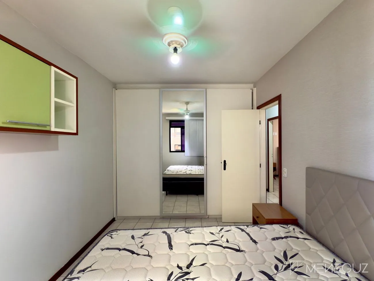 Imagem Exclusivo: Apartamento mobiliado, 3 quartos e DCE, na melhor localização da Praia do Morro.