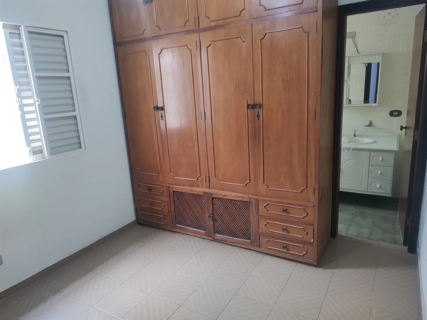 Imagem Casa à venda 4 Quartos, 3 Suites, 2 Vagas, 350M², Vila Jaboticabeira, Taubaté - SP | Condomínio Marajoara