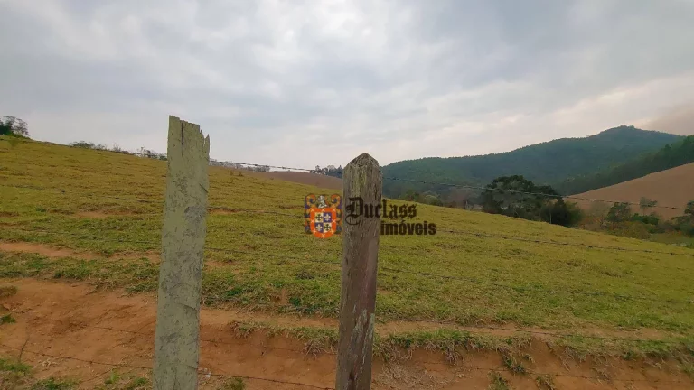 Imagem Chácara com 1 dormitório à venda, 12750 m² por R$ 750.000,00 - Toledo - Toledo/MG