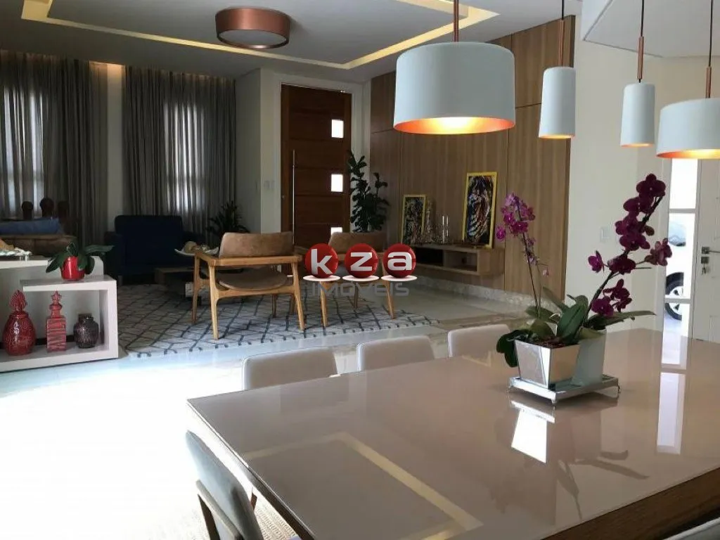 Foto do imóvel Casa de luxo em condomínio: 3 quartos, 3 suítes, 3 salas, 5 banheiros, 4 vagas, 334m² em Valinhos-SP no Residencial Reserva das Palmeiras.