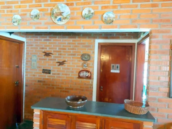 Imagem BELA CASA COM AMPLO TERRENO COM EXCELENTE LOCALIZAÇÃO