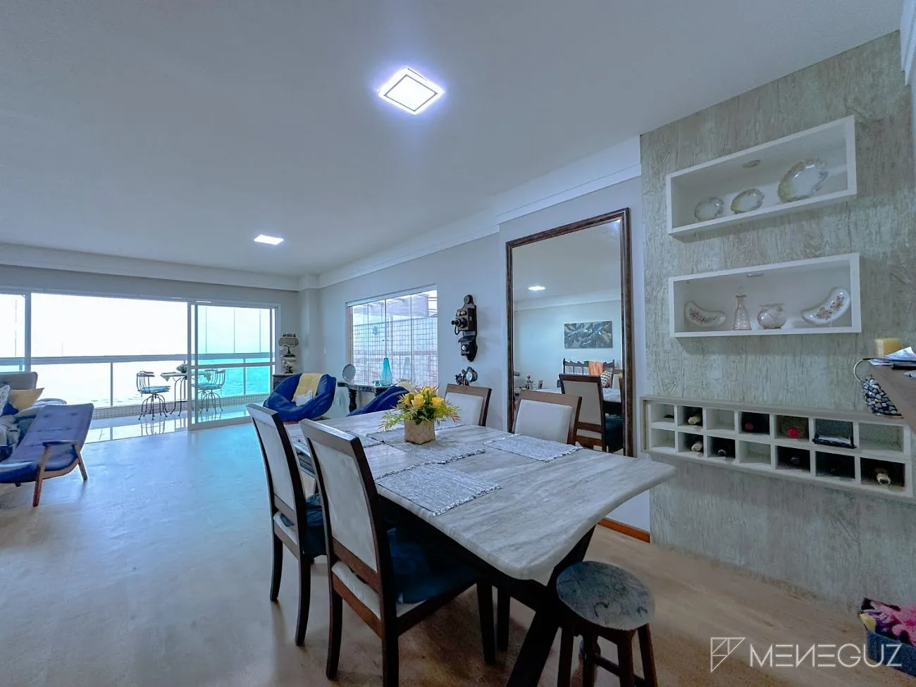 Imagem Apartamento 4 Quartos de frente para o mar com área externa!