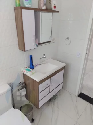 Imagem Casa de 2 dormitórios, 2 banheiros, 2 vagas, com 155m² em Taboão, São Bernardo do Campo