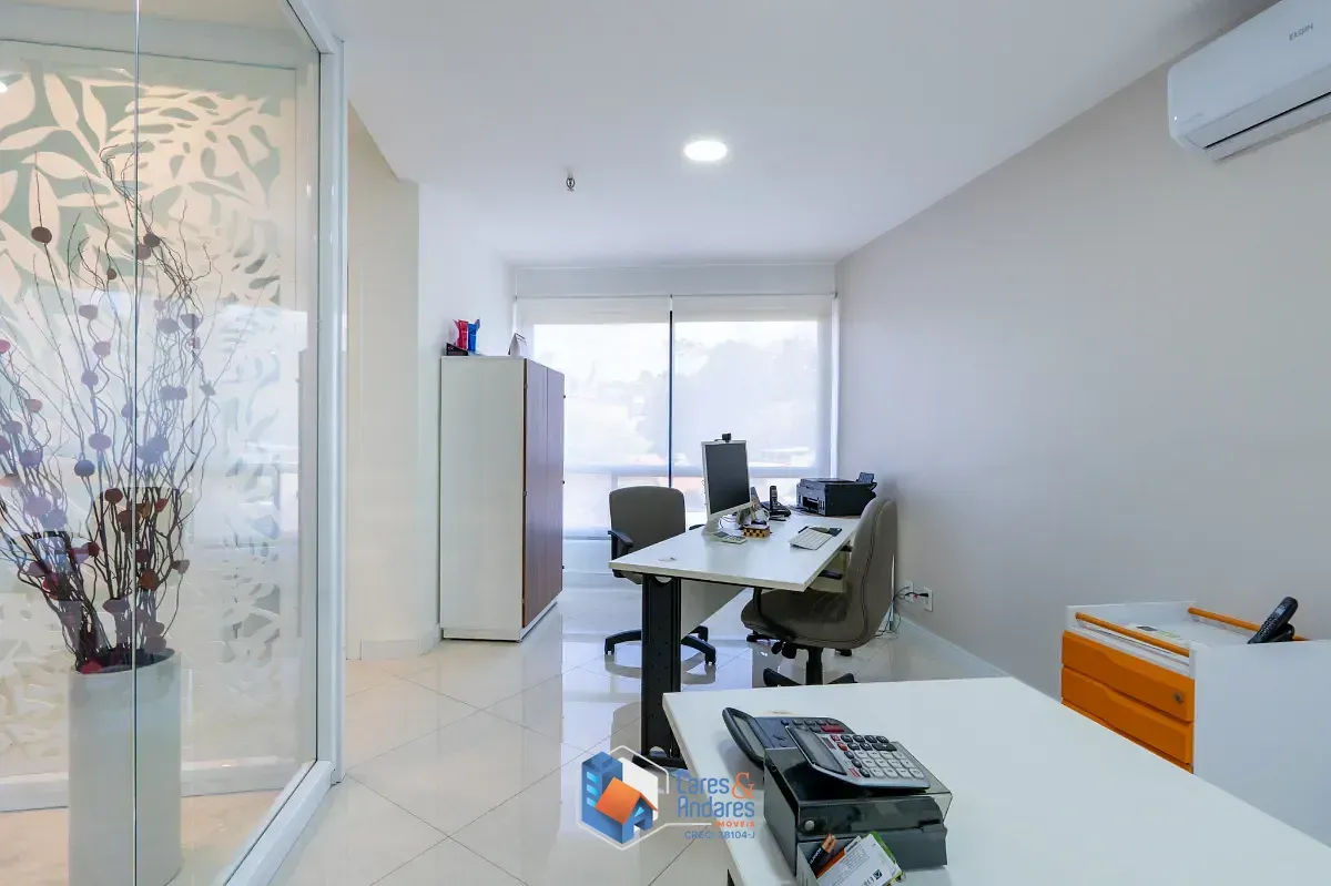 Imagem Conjunto comercial para venda em Jardim Caboré, 114m²