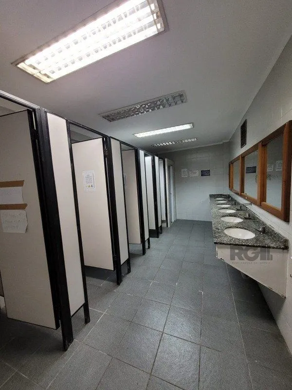 Imagem MÁFFER IMÓVEIS ALUGA - PRÉDIO COMERCIAL DE GRANDE PORTE Av. Missões, 06 - Bairro Navegantes | Porto Alegre